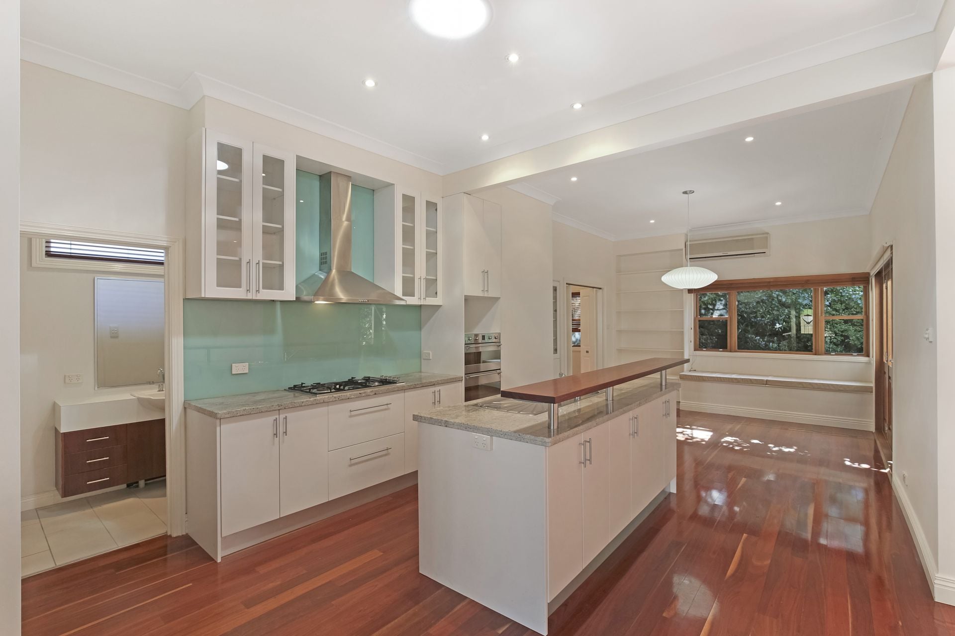 Exquisite 2 Bedroom Home in Superb Location