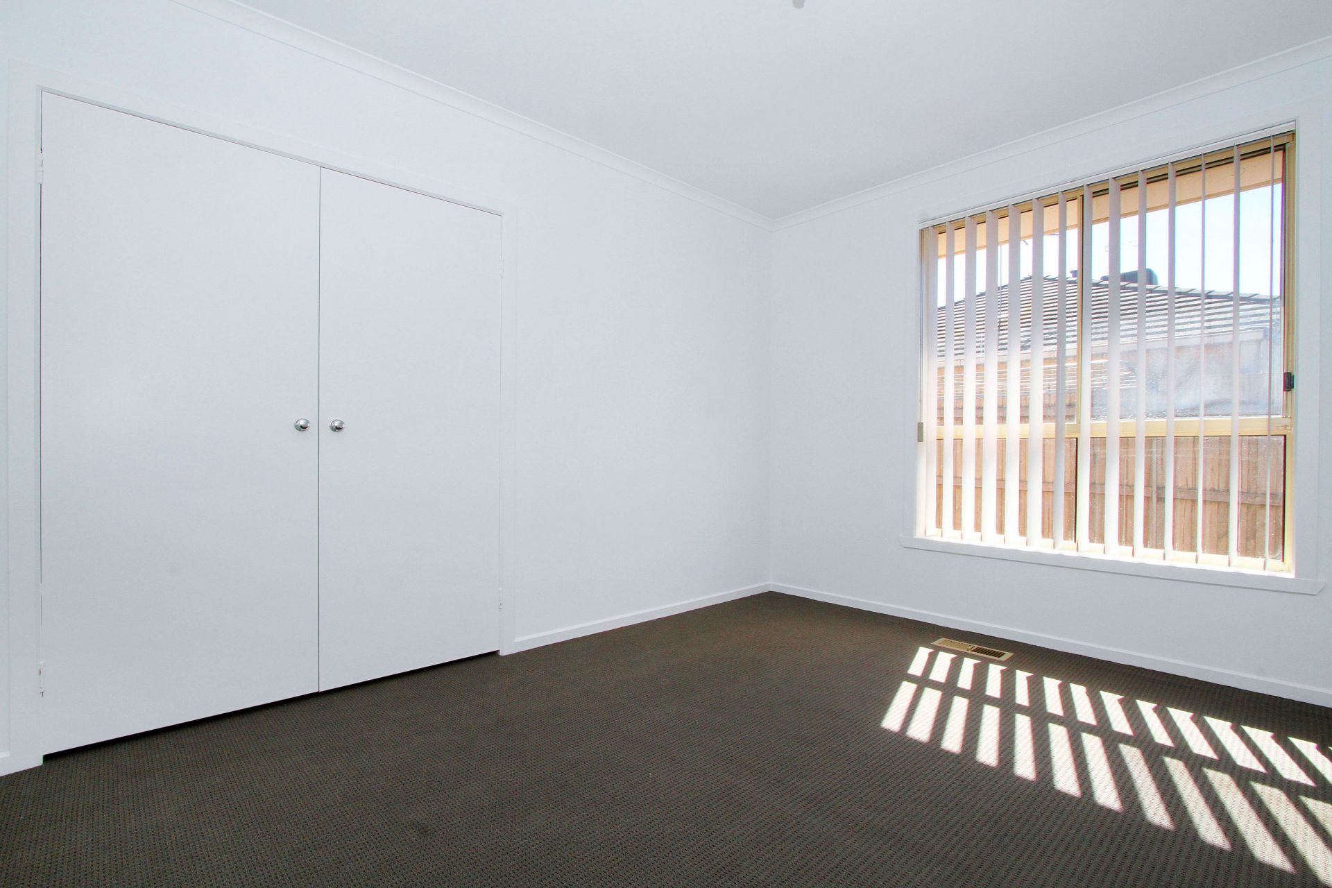 Tranquil Location! *RENOVATED KITCHEN & NEW CARPET*