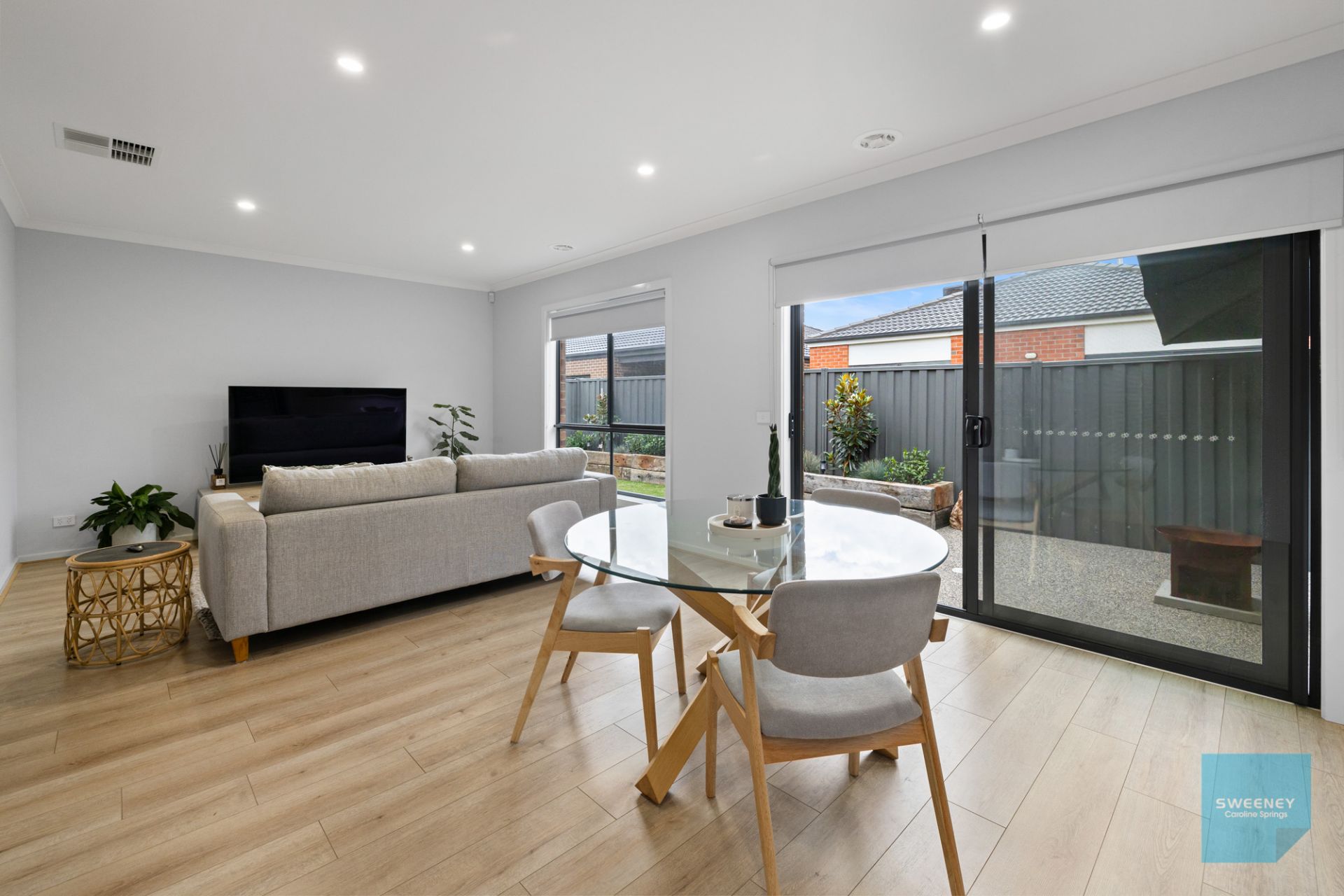 20 Bellview Drive, ROCKBANK Sweeney Estate Agents