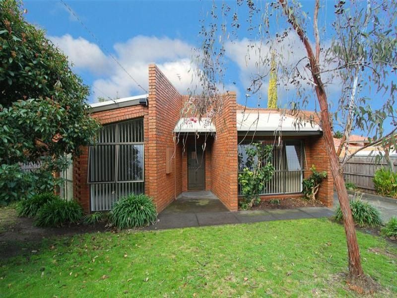 1/2 Lane Crescent, Reservoir
