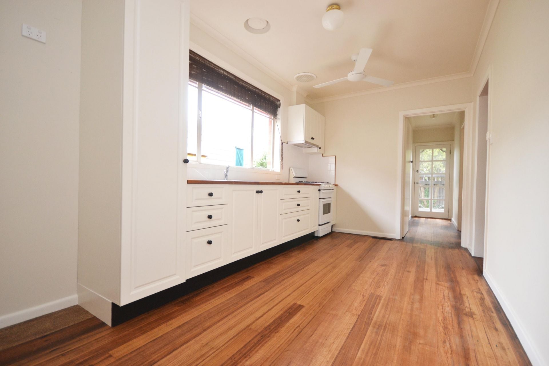 PEACEFUL RETREAT IN THE HEART OF THORNBURY