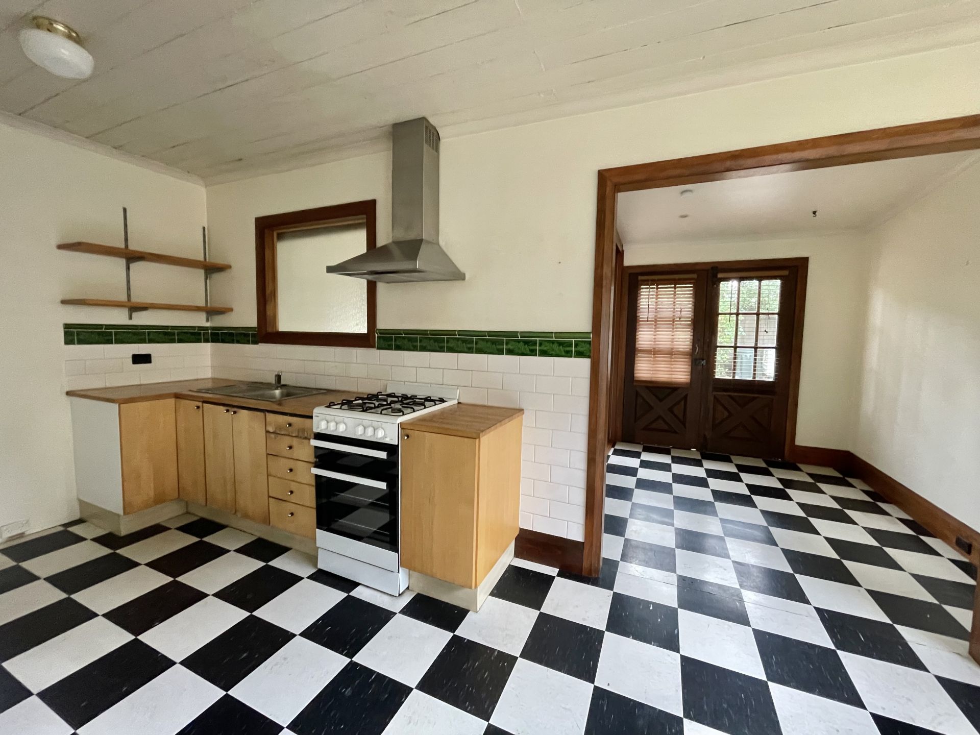 Stunning Federation Californian Bungalow In The Ideal Location!