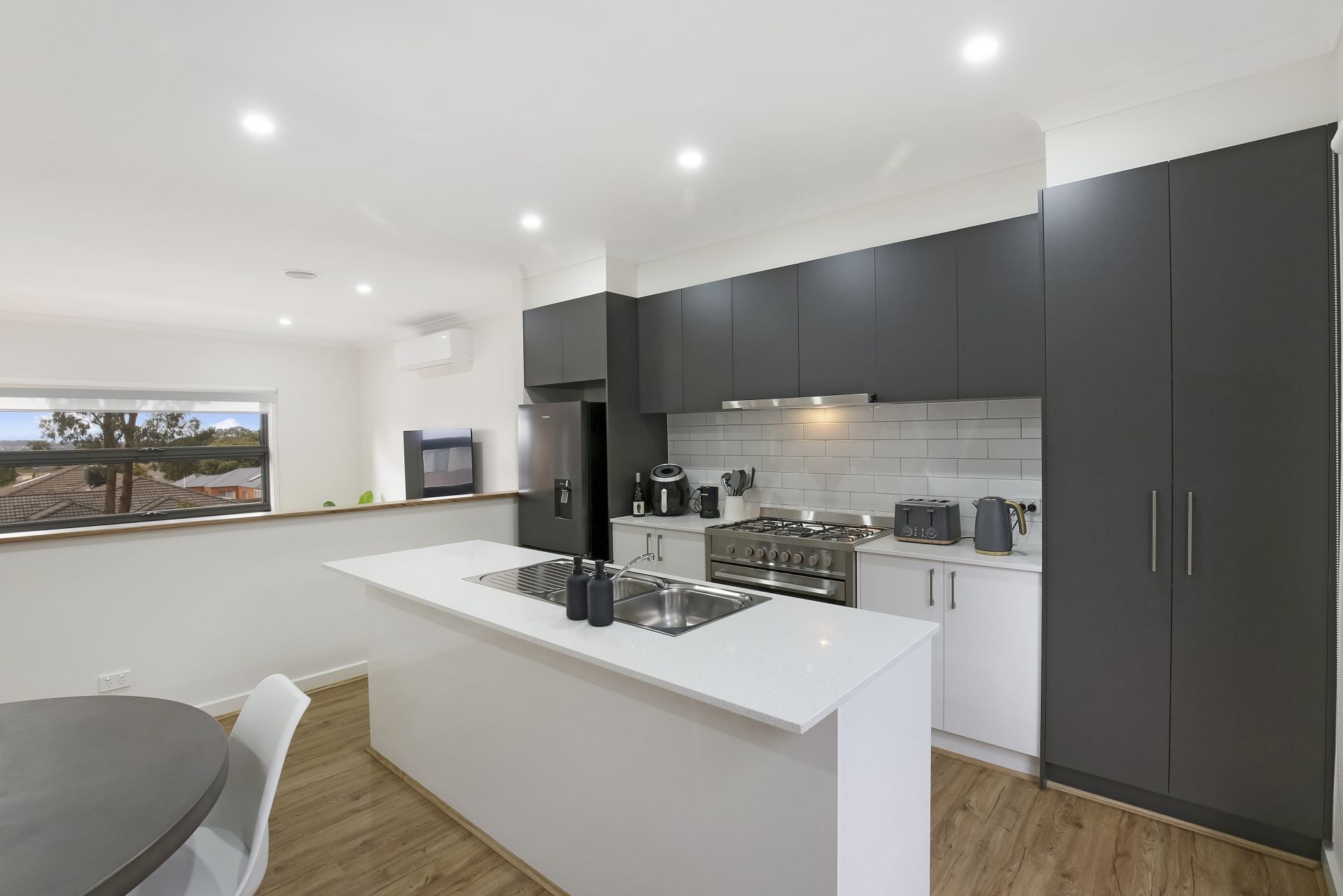 BRAND NEW, WONDERFUL 2 BEDROOM TOWNHOUSE
