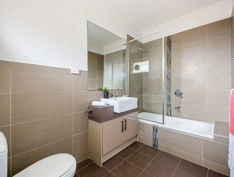 Courtyard Delight in Ideal Location