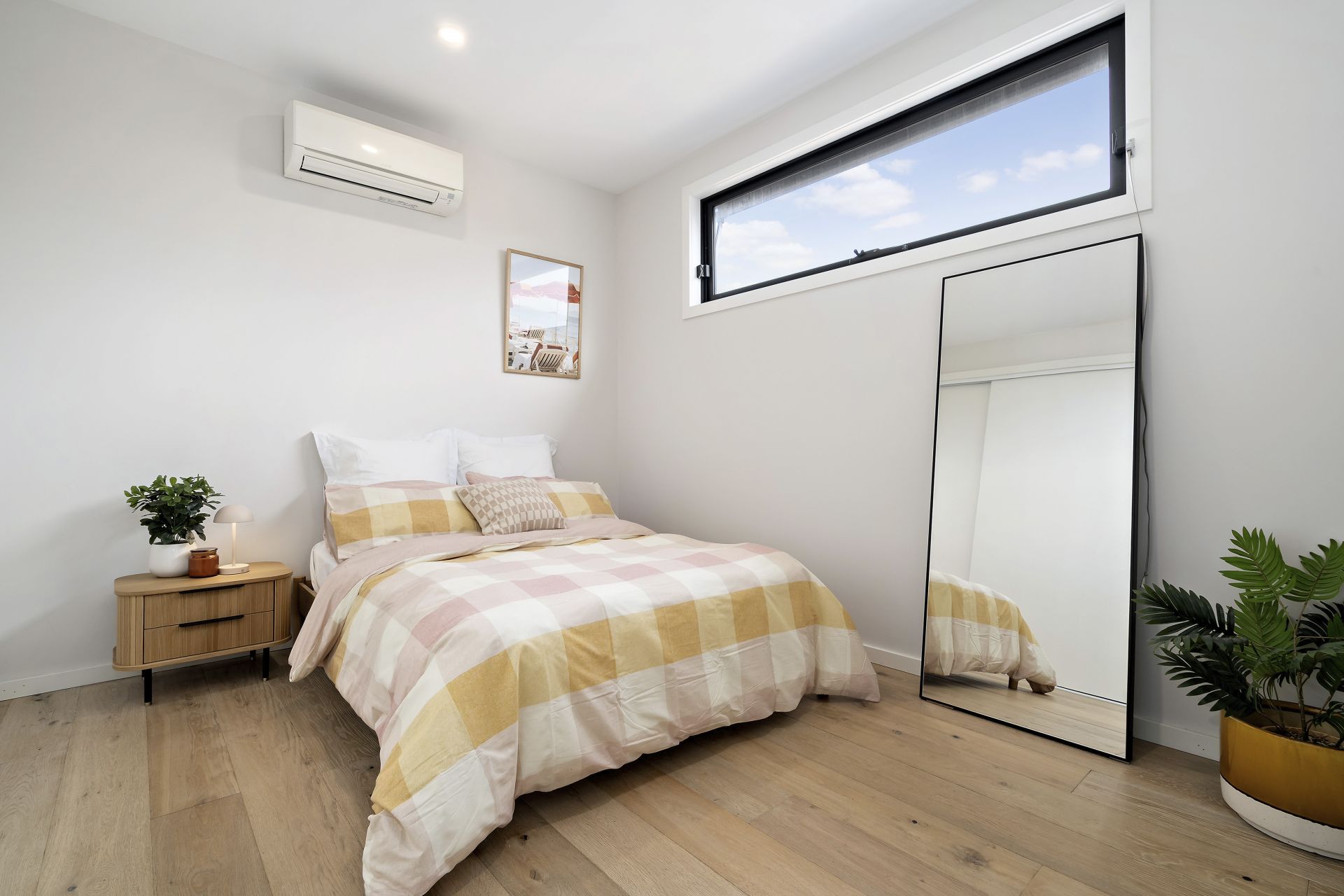 Beautifully Presented Two-Bedroom Townhouse