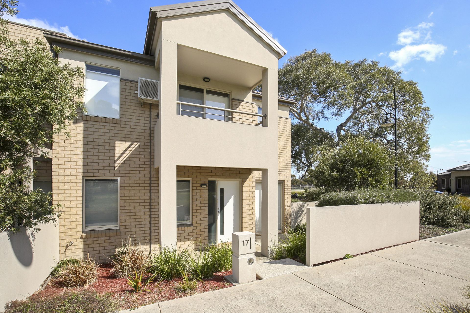 LOW MAINTENANCE LIVING AT ITS FINEST  *Insp Wed 3rd Oct @ 4:40pm*