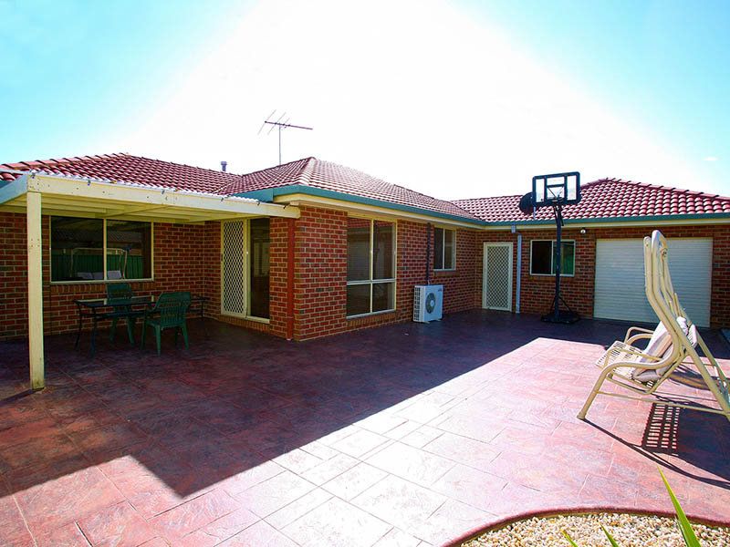 24 Perkins Grove, Burnside - Thumbnail 6