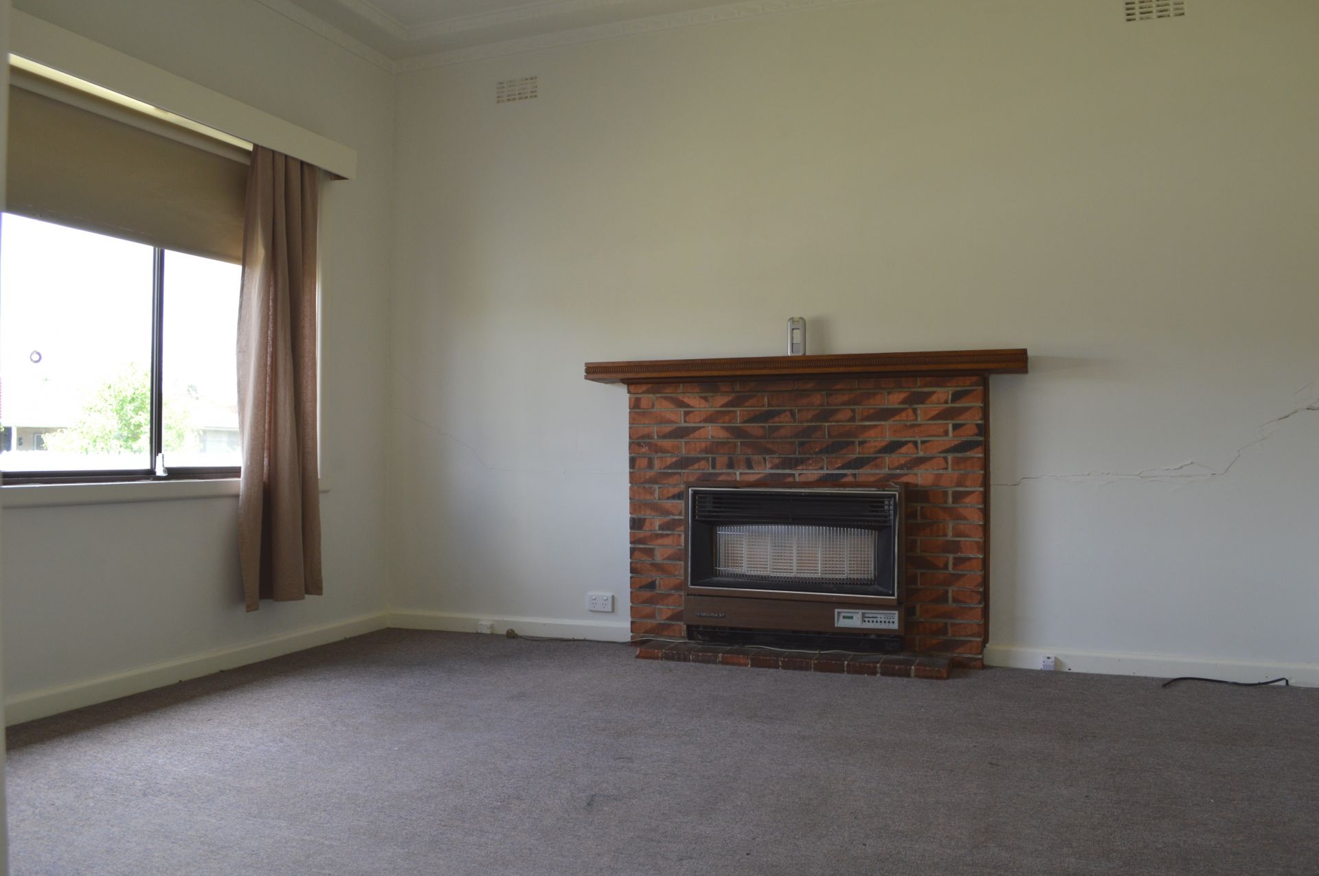 WALKING DISTANCE TO ALL AMENITIES