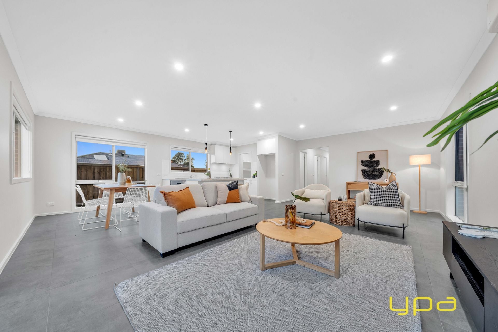 23 Dewhurst Circuit Cranbourne East VIC, Cranbourne East - Thumbnail 4