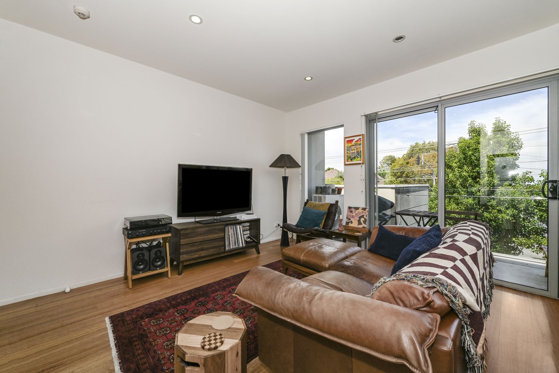 Stunning Centrally Located Apartment!