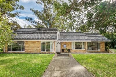 2 Holford Crescent, Gordon