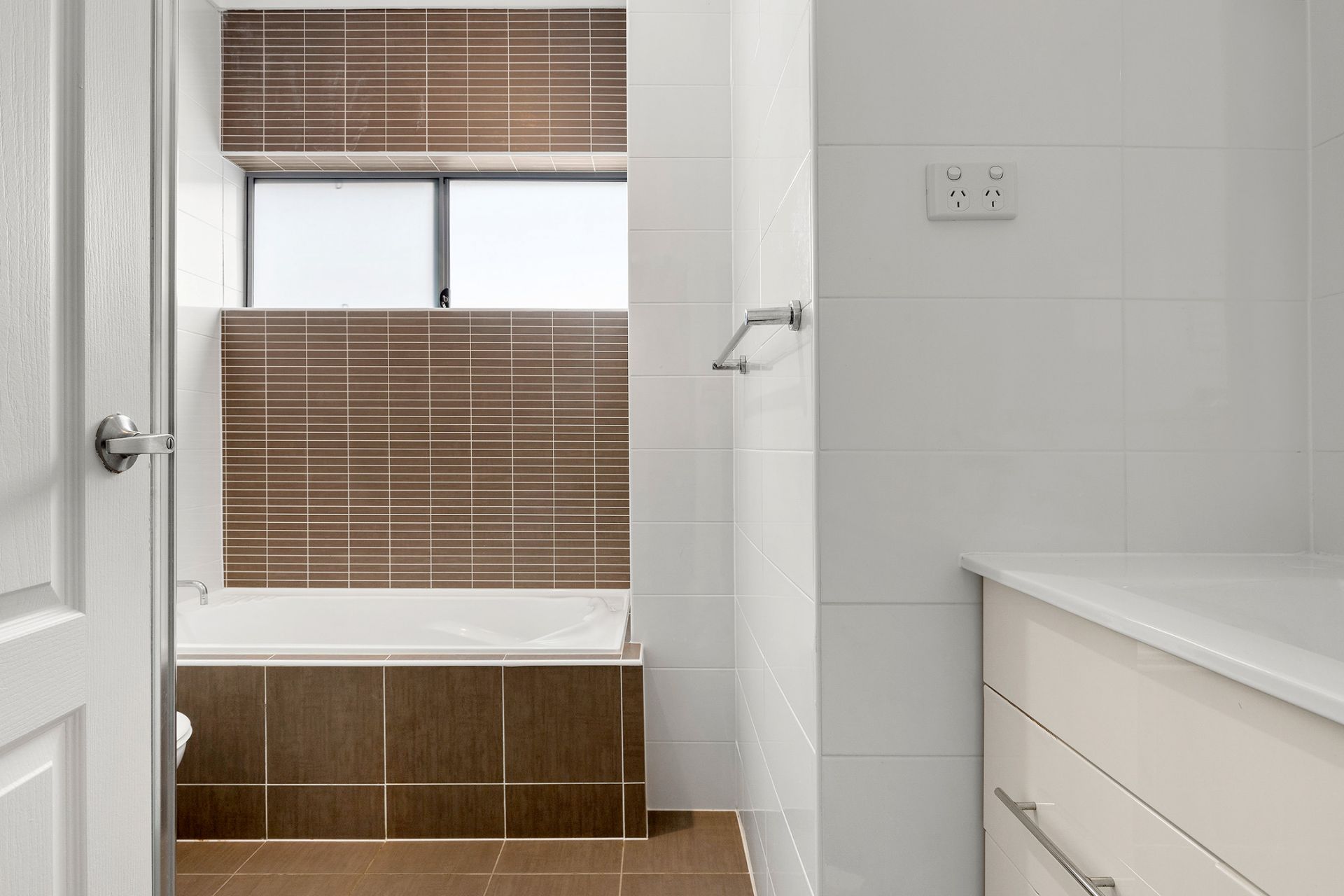 Real Estate For Sale 1/2729 Stoddart Street Roselands , NSW