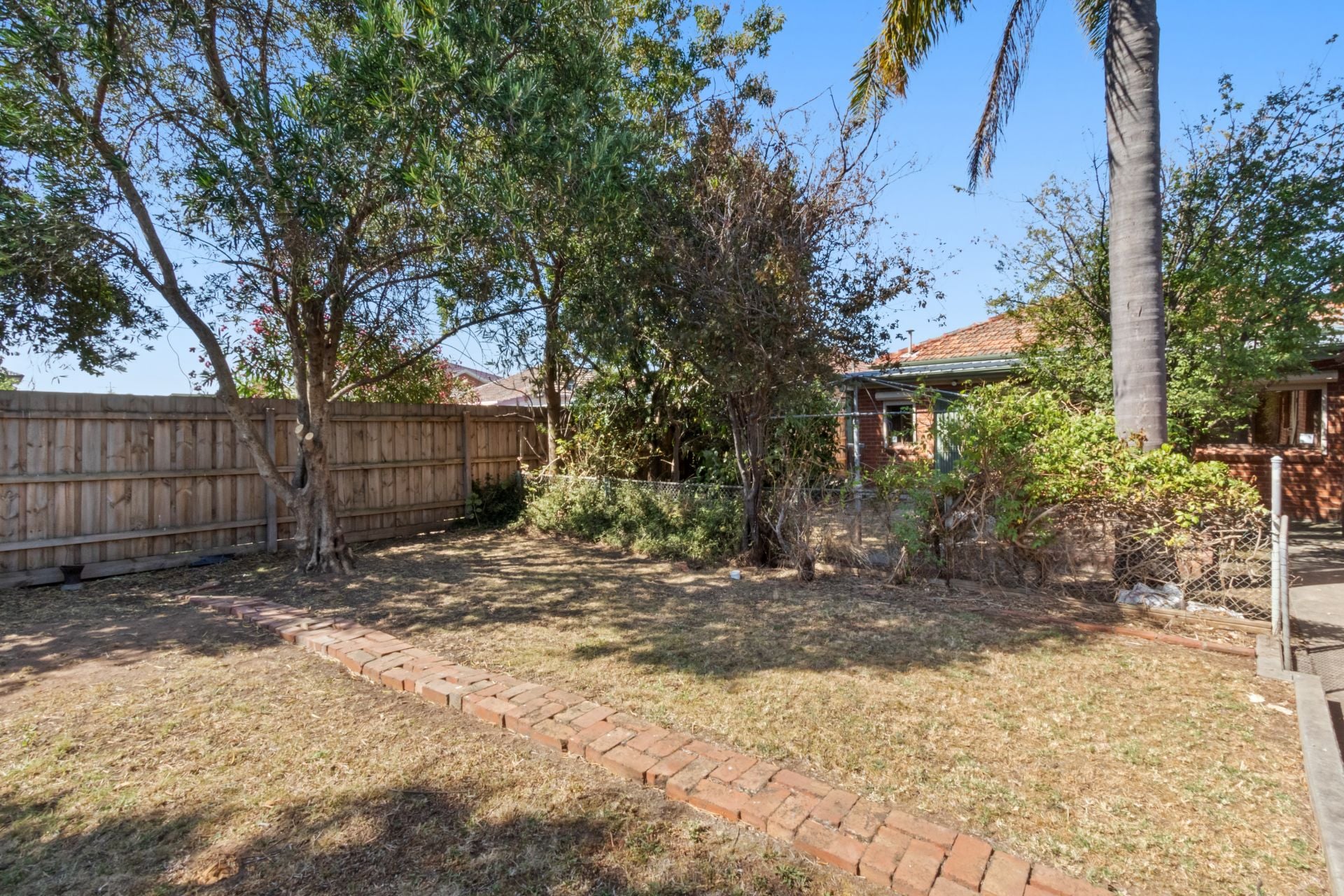 Neat And Tidy Home With Lots Of Room