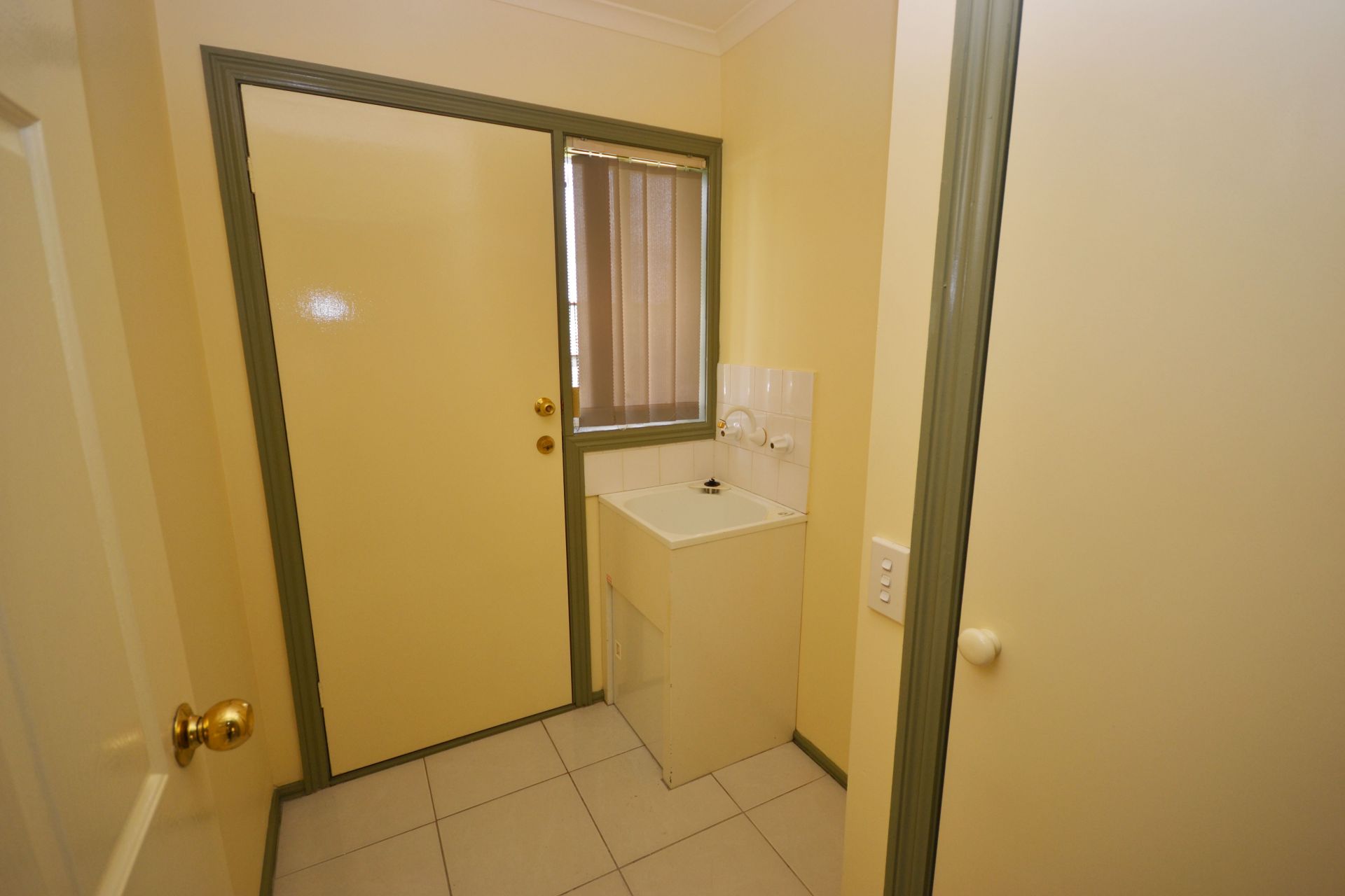 MODERN UNIT IN A GREAT LOCATION