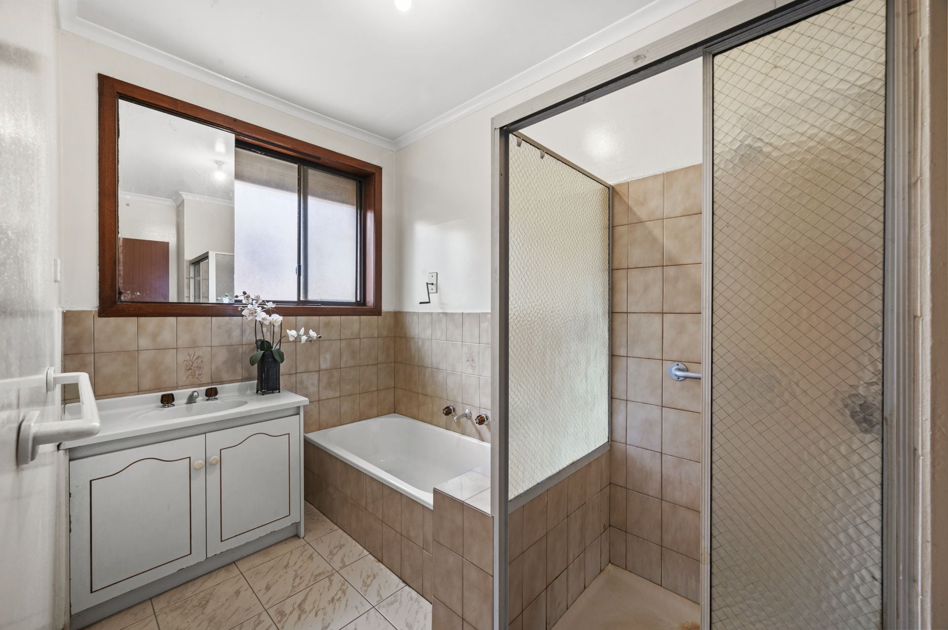 ELEVATED BEAUTY - LAND APPROX 737m2
