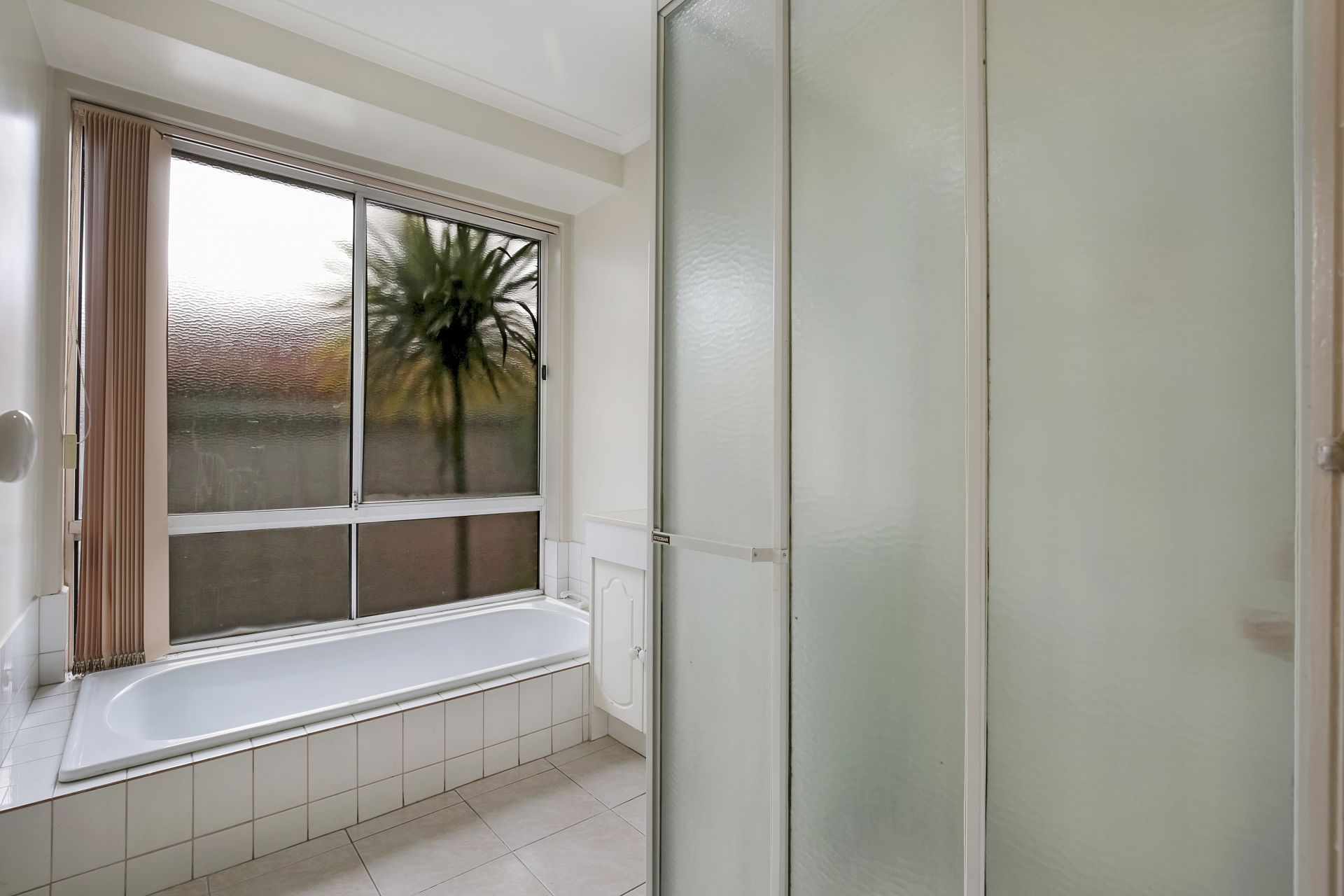 QUIET COURT LOCATION AND CLOSE TO ALL AMENITIES!