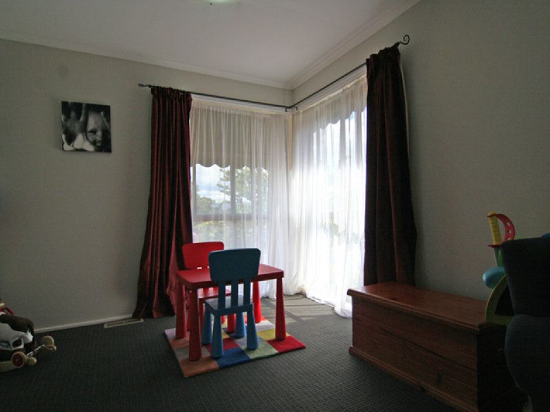 7 Bolden Place, Kambah - Thumbnail 4