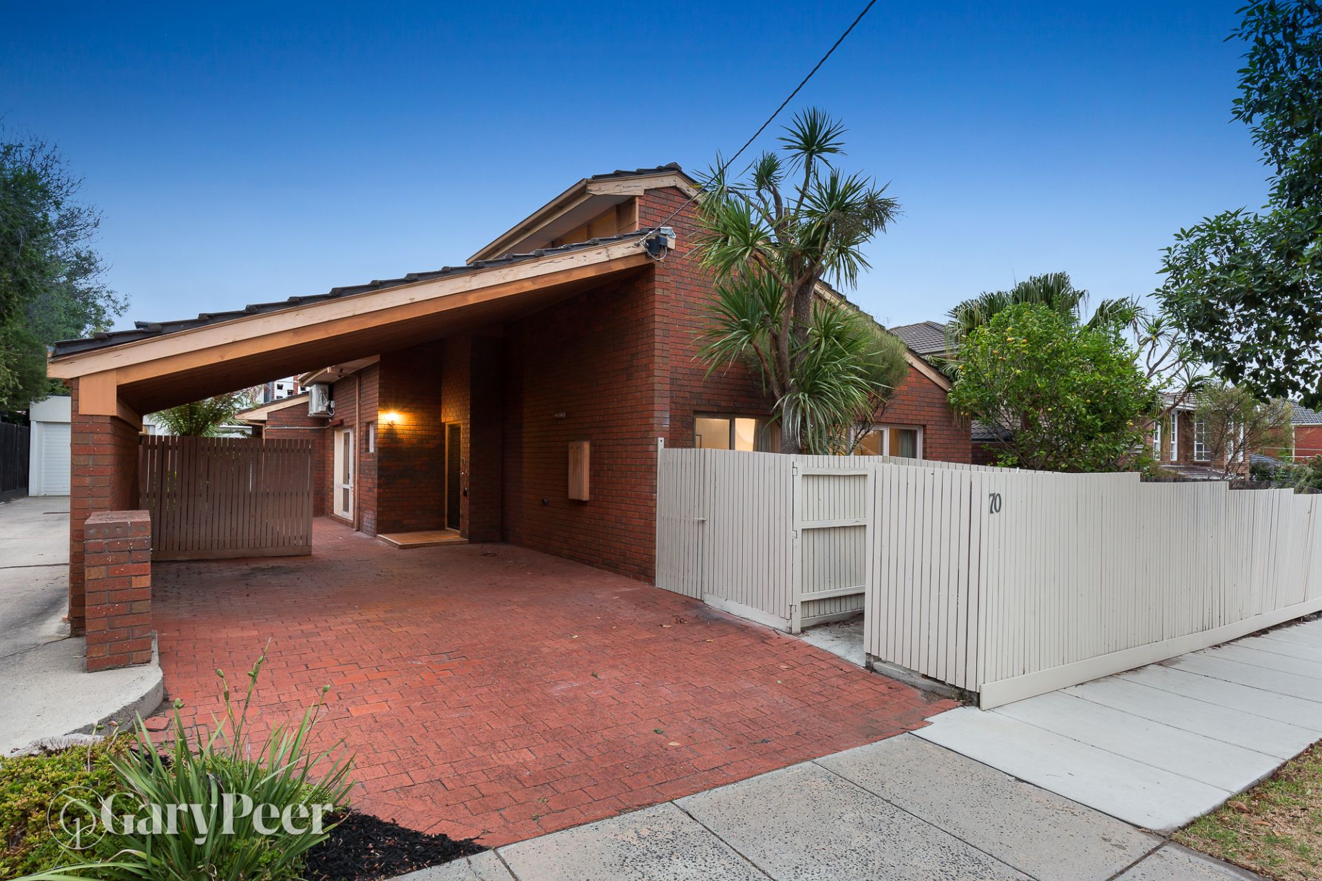 1/70 Filbert Street, Caulfield South - Thumbnail 2