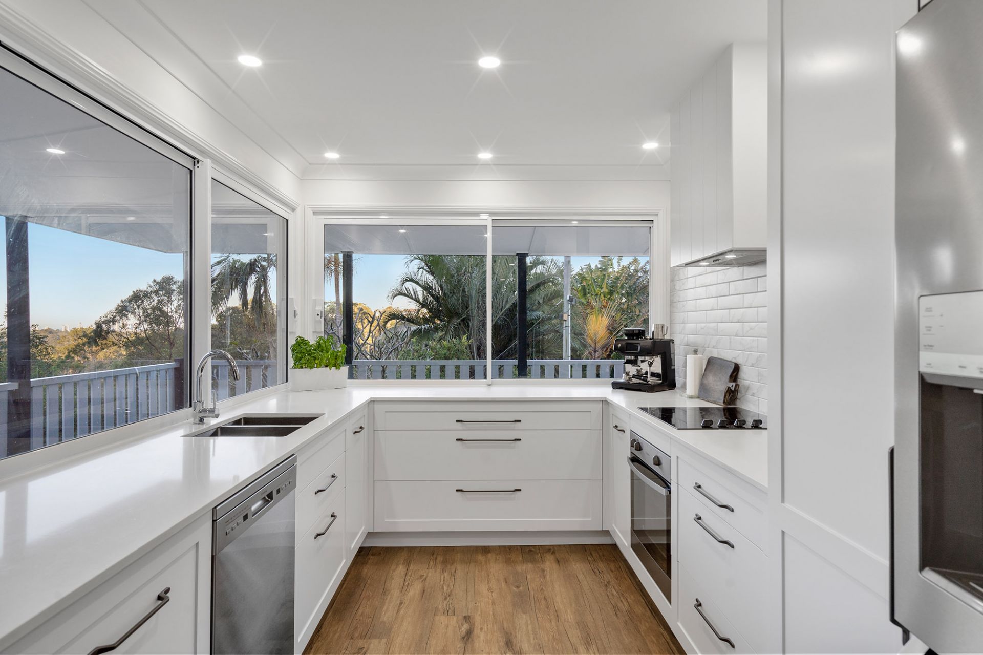 42 Castle Hill Drive, Gaven - Thumbnail 5