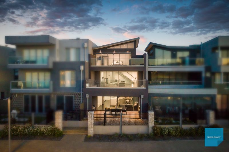 29 The Strand, Caroline Springs - Thumbnail 2