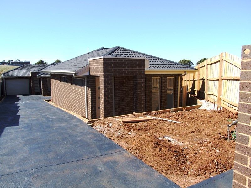 1/2 Delahey Close, Bacchus Marsh - Thumbnail 2