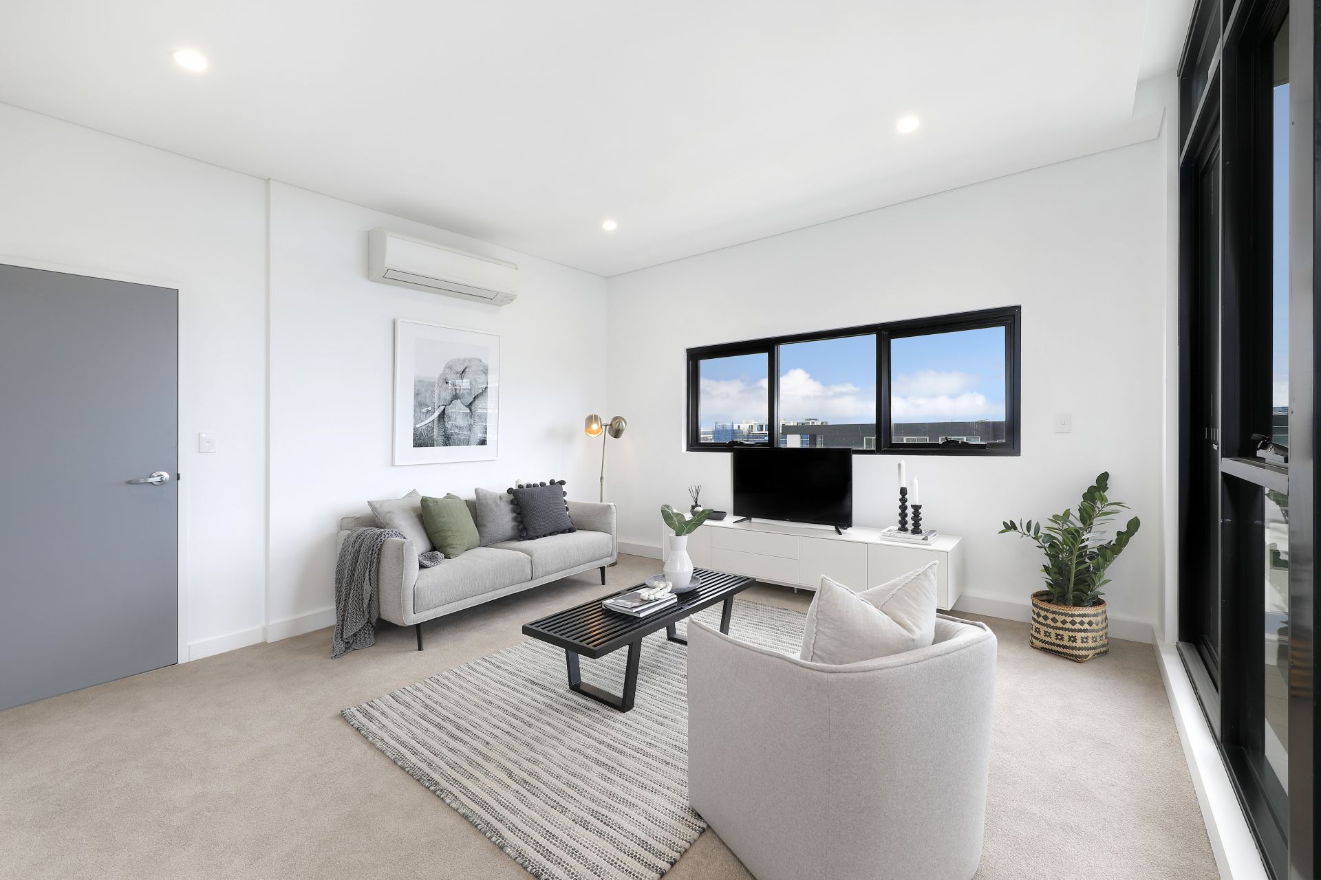 504/16 Pinnacle Street, Miranda, Miranda - Thumbnail 3