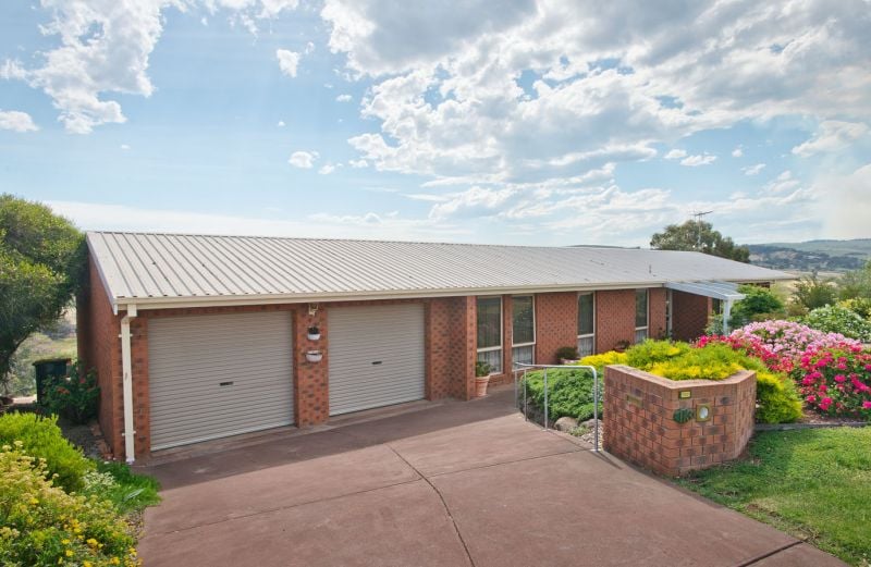 113 Underbank Blvd, Bacchus Marsh - Thumbnail 2