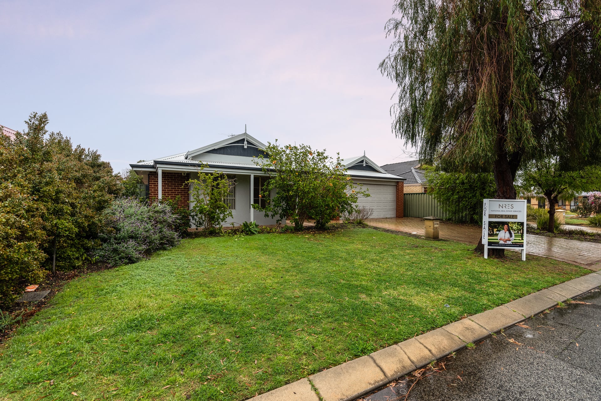 4 Burleigh way AUBIN GROVE WA, Aubin Grove - Thumbnail 3