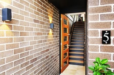 Sold Under the Hammer! By Neil & Helena Mani 0409 220 363