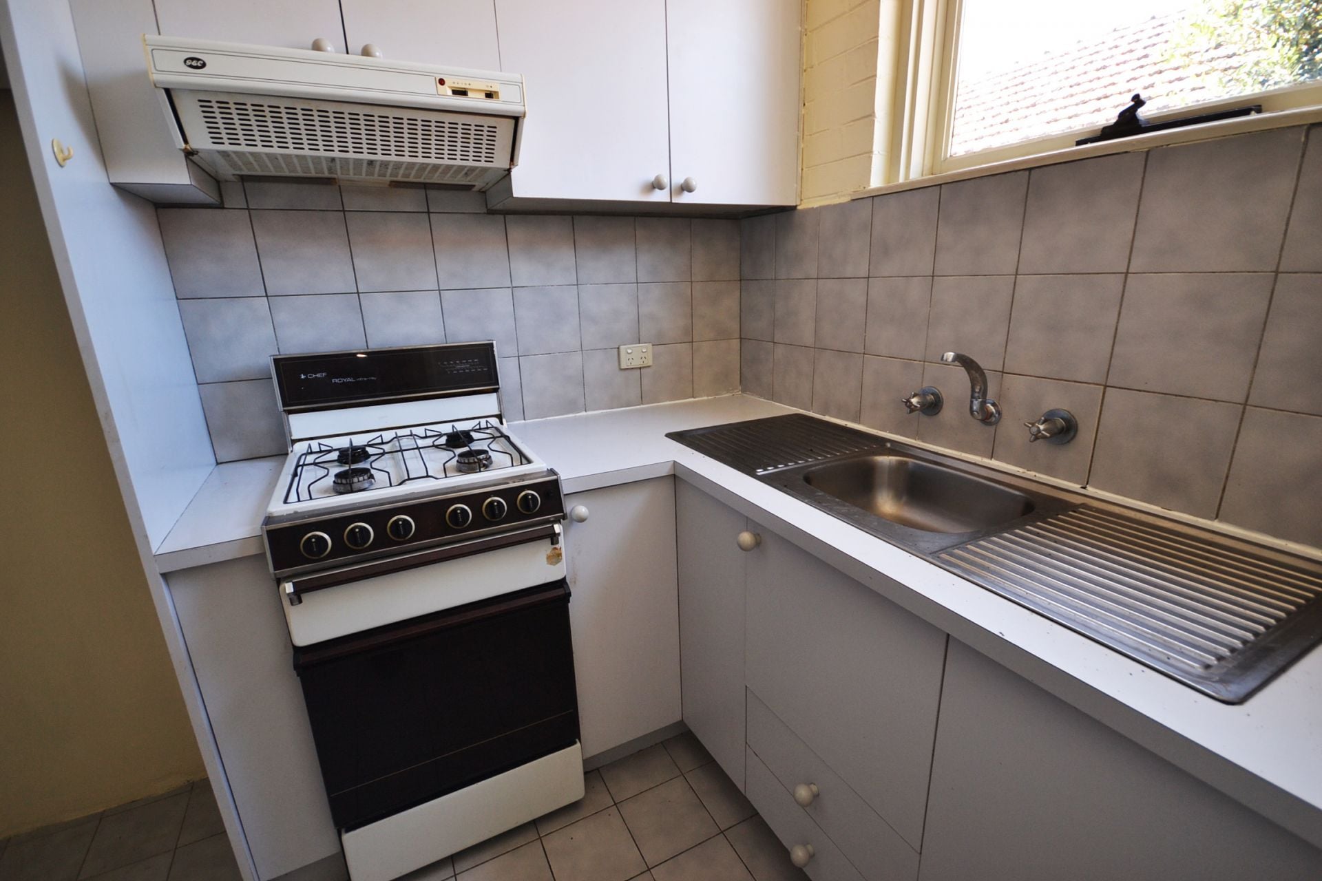 STUDIO APARTMENT