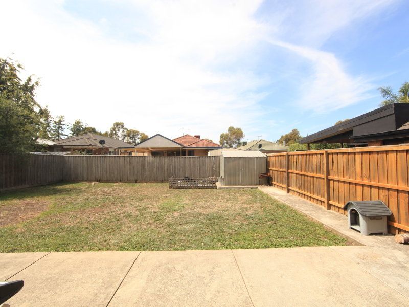 9 Flame Crescent SOUTH MORANG, South Morang - Thumbnail 2