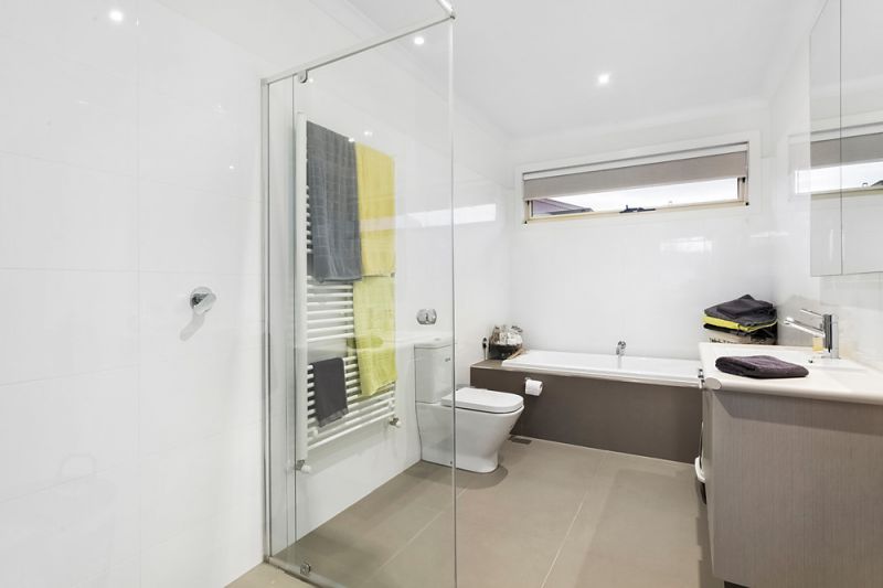 9 Parkside Close, Caroline Springs - Thumbnail 8