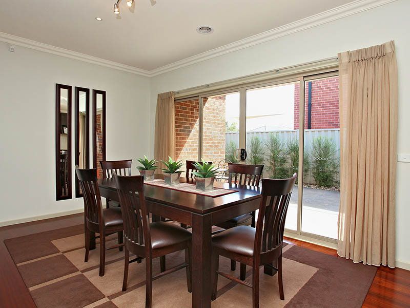 8 Finsbury Close, Caroline Springs - Thumbnail 5