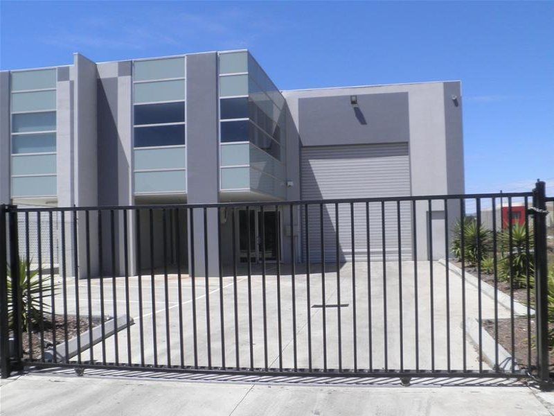 MODERN WAREHOUSE WITH EXCELLENT AMENITIES