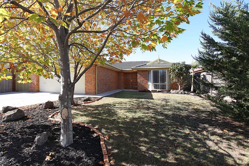 16 Seaside Close, Seabrook - Thumbnail 2