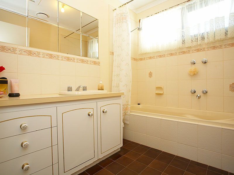 35 Roach Drive, Altona Meadows - Thumbnail 8