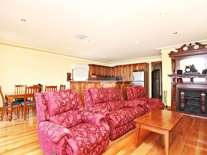 9 Yendon Close, Caroline Springs - Thumbnail 4