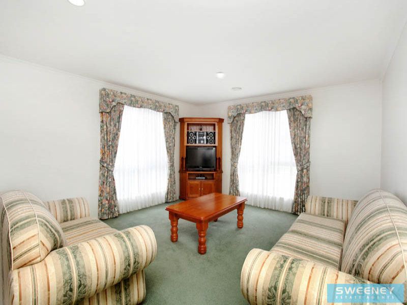 13 William Circuit, Caroline Springs - Thumbnail 3