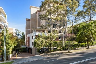 LIGHT BRIGHT & FRESH