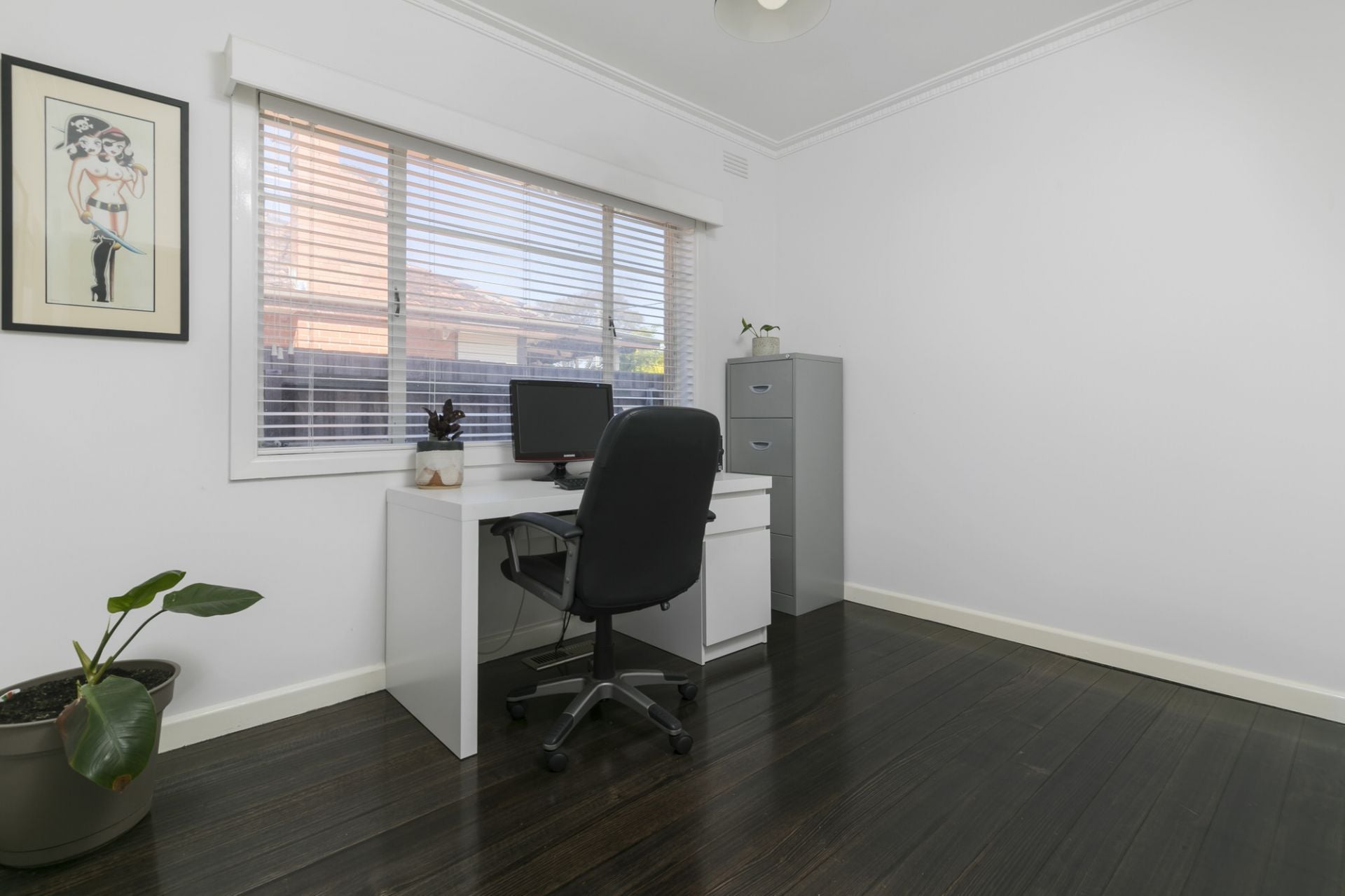Modern Family Home! Ready for lease now!