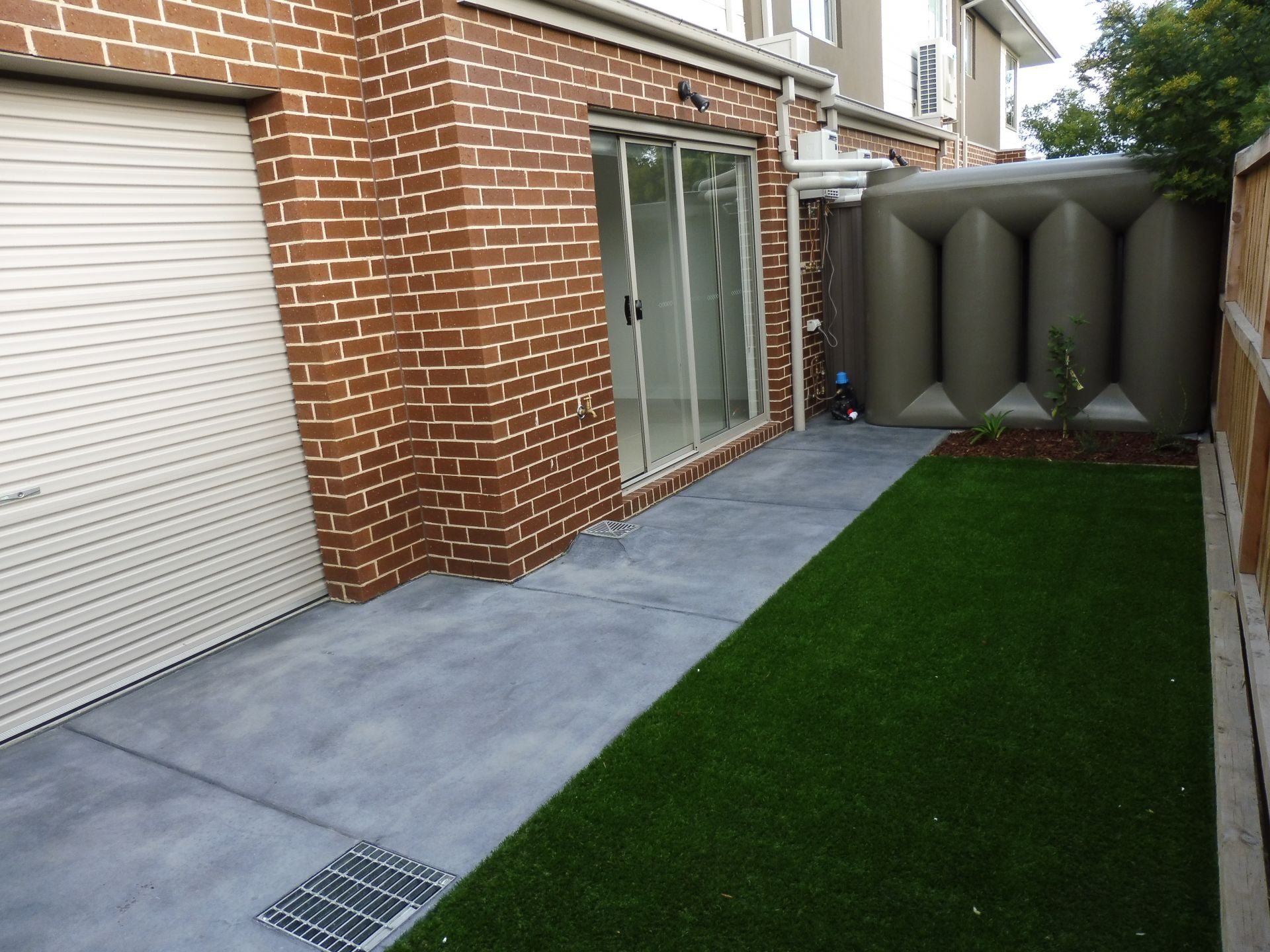 Brand New 6 Star Contemporary Living Townhouse