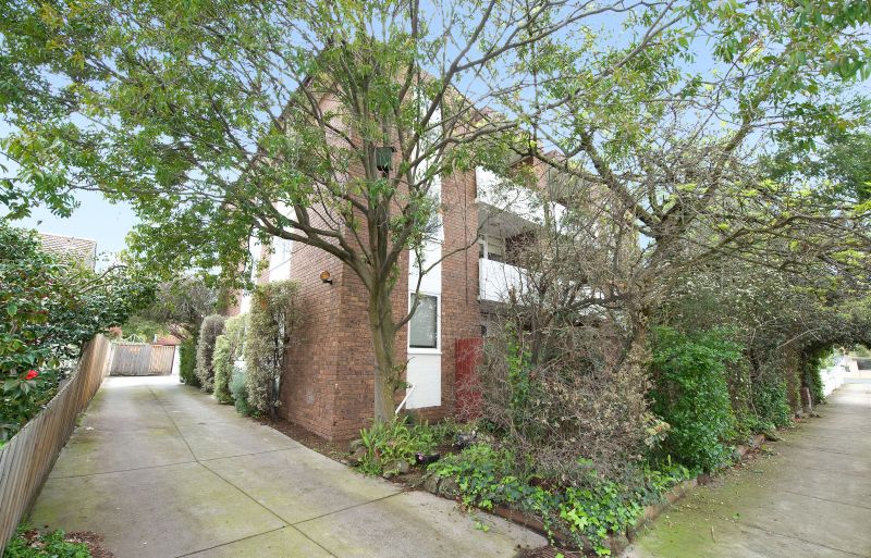 Real Estate For Sale 2/17 Hughenden Road St Kilda East , VIC