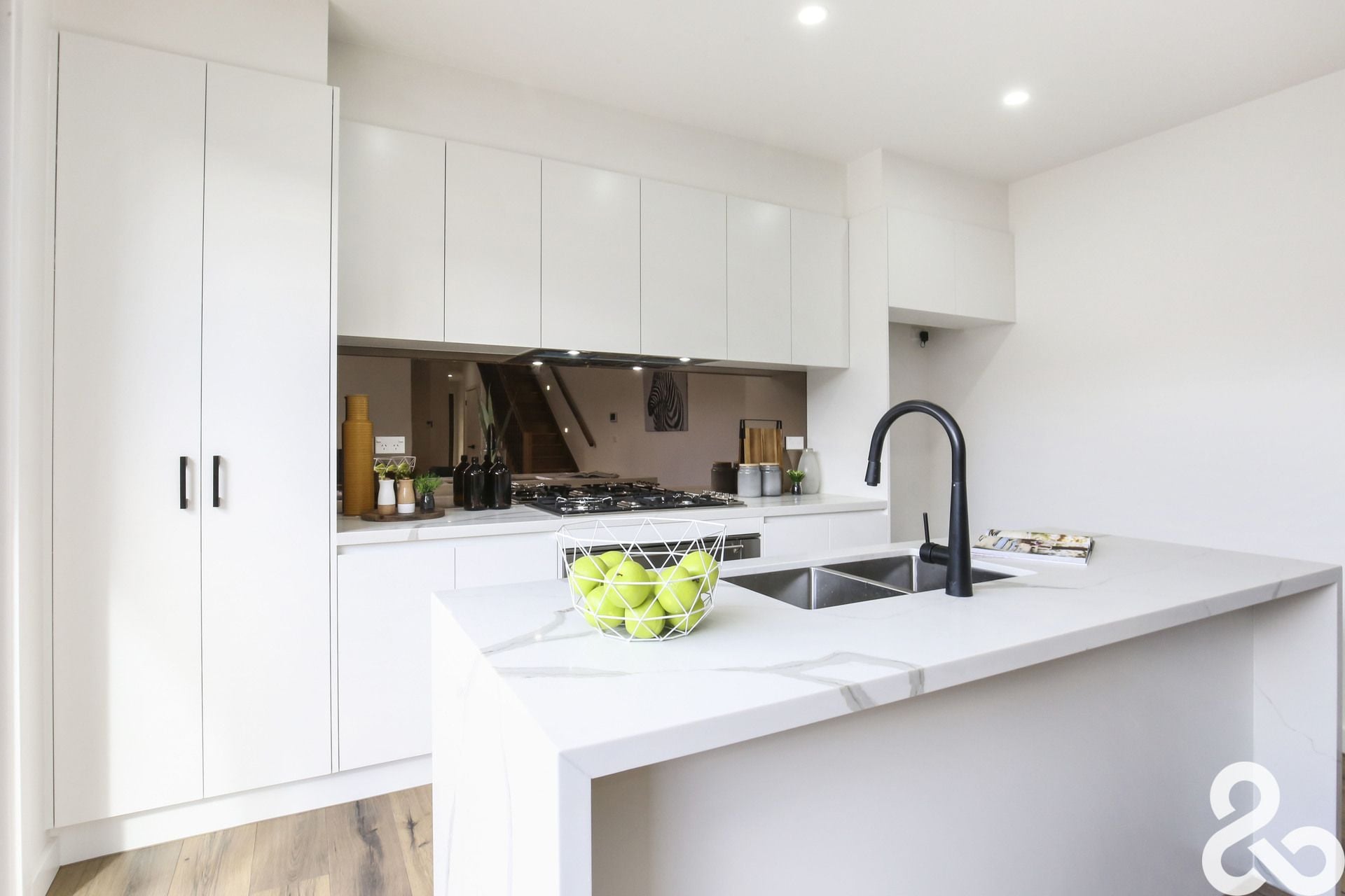 SPACIOUS LUXURY WITH DESIGNER DETAIL