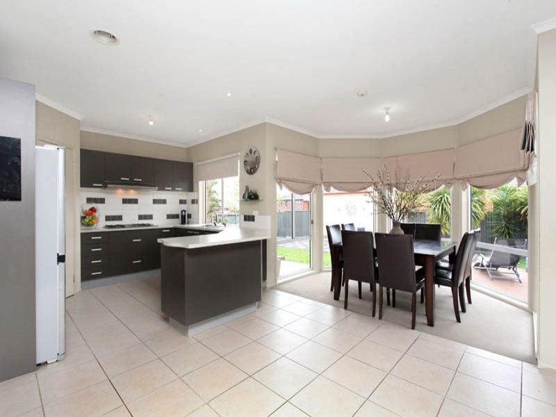 6 Hele Close, Caroline Springs - Thumbnail 5