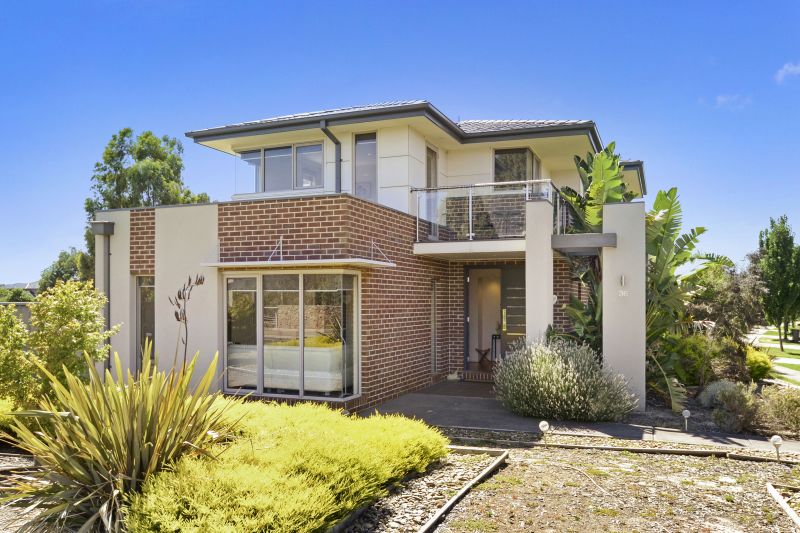 36 Hawkstowe Parade, South Morang