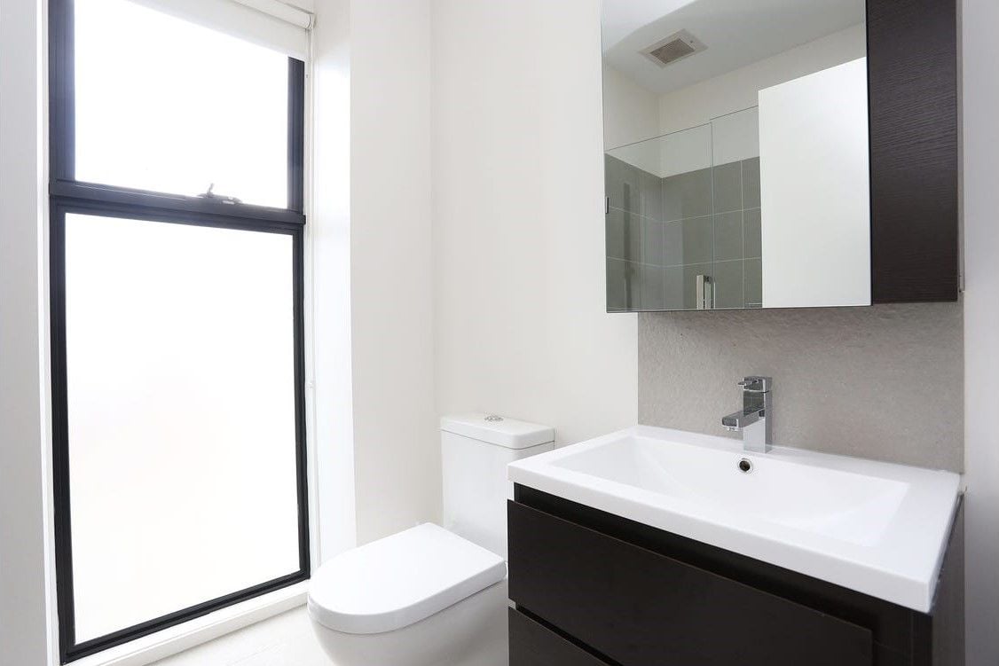 Tri-level, 2-bedroom townhouse!