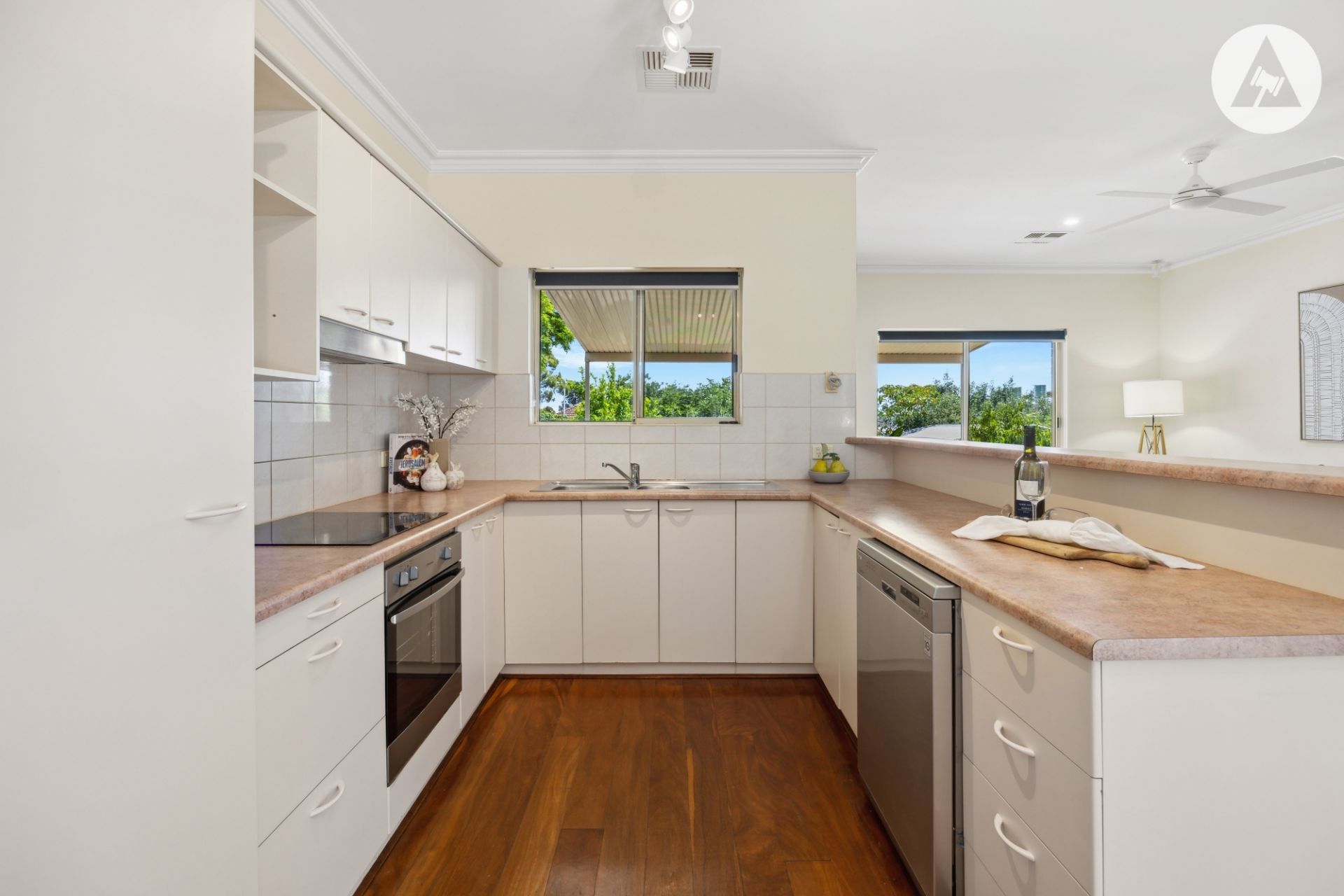 16 Shepherds Hill Road, Bedford Park - Thumbnail 6
