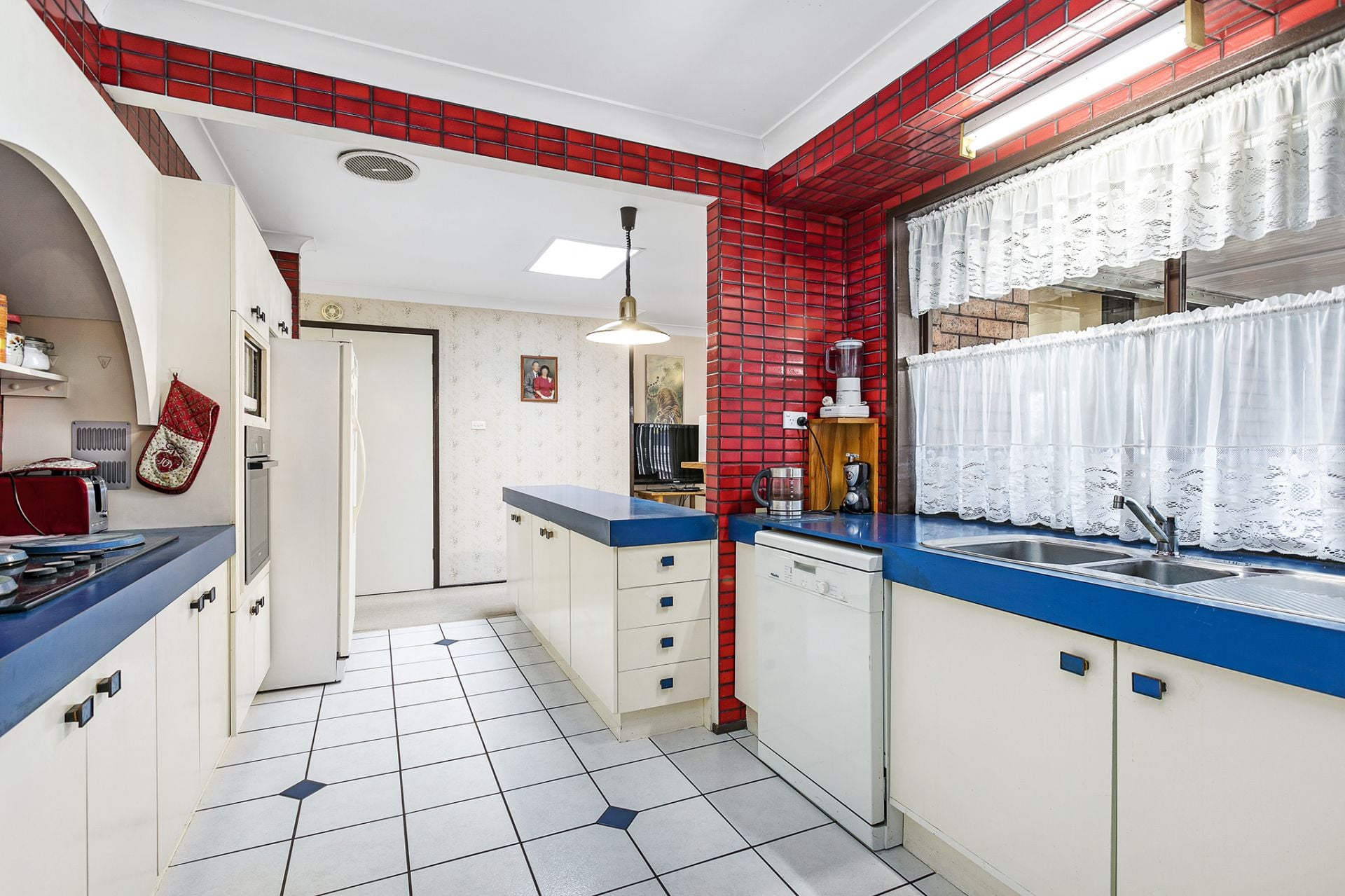 409 The Boulevarde Kirrawee NSW, Kirrawee - Thumbnail 4