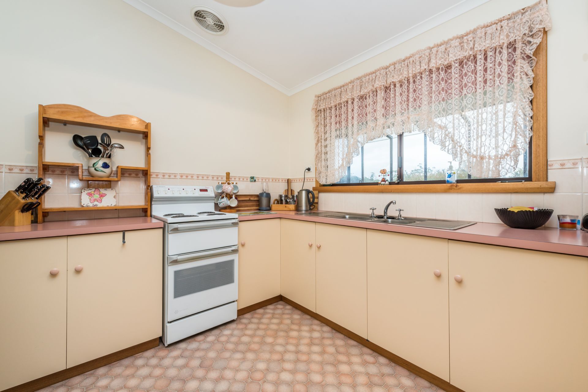 131 Poplar Parade YOUNGTOWN, Youngtown - Thumbnail 4