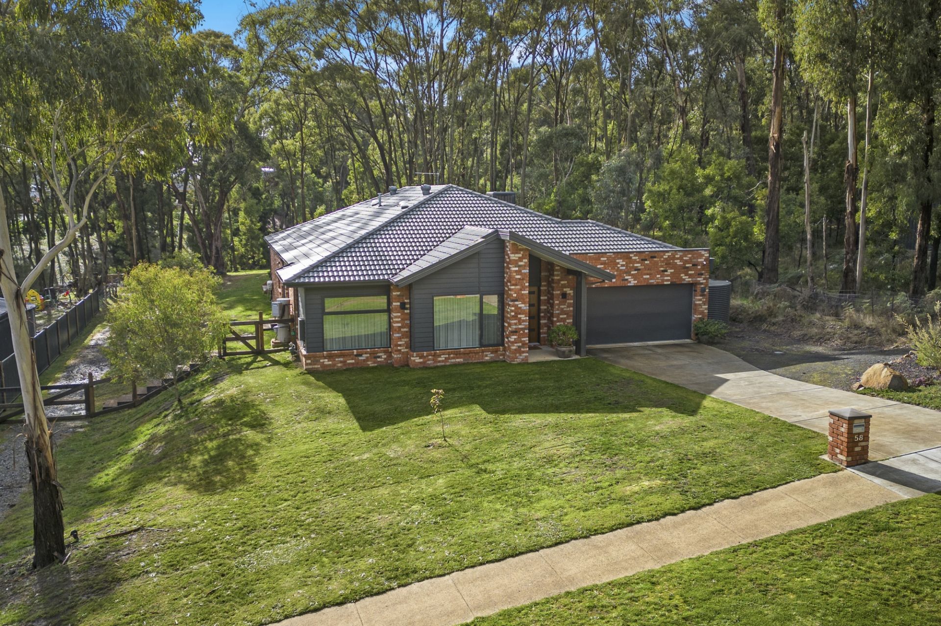 58 Stringybark Drive, Brown Hill, Brown Hill - Thumbnail 3